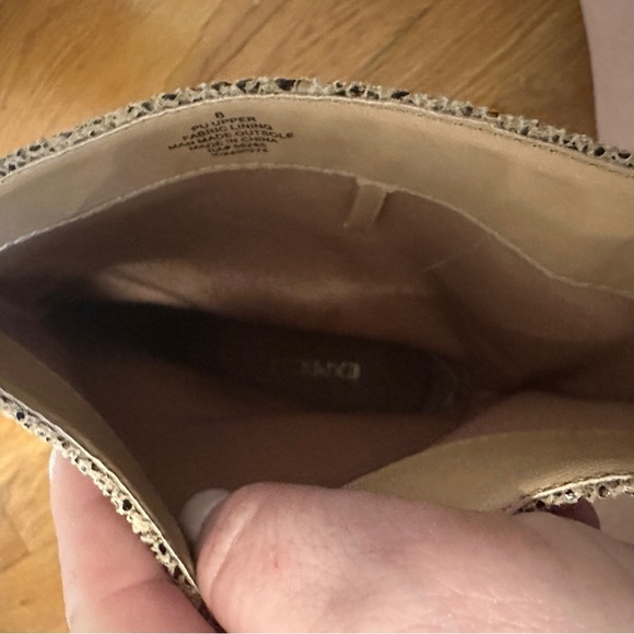 Express Snakeskin Textured Asymmetrical 3 1/4" Heel Booties Size 8 - Picture 5 of 8